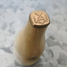 Load image into Gallery viewer, Wax Seal Stamp Either Peace Or War Latin Motto Remake of Antique 19th Century Wax Seal Crest - RQP Studio