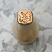 Load image into Gallery viewer, Wax Seal Stamp Either Peace Or War Latin Motto Remake of Antique 19th Century Wax Seal Crest - RQP Studio