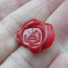 Load image into Gallery viewer, Wax Seal Stamp Either Peace Or War Latin Motto Remake of Antique 19th Century Wax Seal Crest - RQP Studio