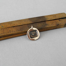 Load image into Gallery viewer, Fearless Wax Seal Charm with eagle - Soar Without Fear - antique wax seal charm jewelry French No Fear motto - RQP Studio