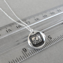 Load image into Gallery viewer, Wax seal necklace with Italian love motto "If I Lose You I Am Lost". Antique wax seal jewelry with guiding star made in silver.