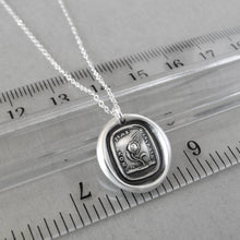 Load image into Gallery viewer, Wax seal necklace with sunflower and Italian motto "Never Ungrateful". Antique wax seal charm jewelry made in silver.