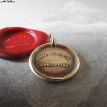 Load image into Gallery viewer, No Pain No Gain Wax Seal Charm - antique wax seal charm jewelry - French motto quote proverb pendant - RQP Studio