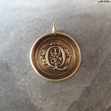 Load image into Gallery viewer, Wax Seal Charm Initial Q - wax seal jewelry pendant alphabet charms Letter Q - RQP Studio