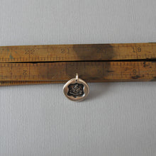 Load image into Gallery viewer, Patience Victorious In Hardship - Wax Seal Charm Lion Crest Bronze Wax Seal Jewelry