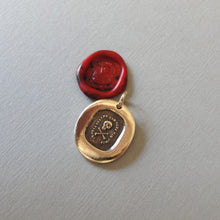 Load image into Gallery viewer, Skull Wax Seal Charm - No Fear - Antique Bronze Wax Seal Jewelry Memento Mori