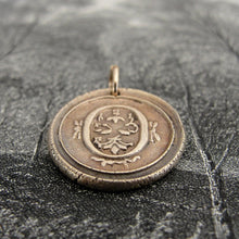 Load image into Gallery viewer, Wax Seal Charm Initial O - wax seal jewelry pendant alphabet charms Letter O - RQP Studio
